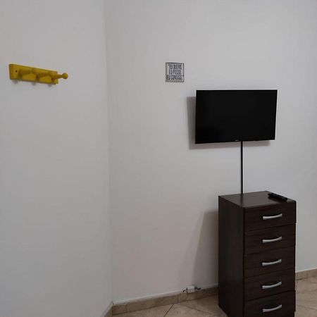Отель Casa Privativa Metro Penha Сан-Пауло Экстерьер фото